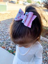 Load image into Gallery viewer, Faux Leather Winter/Holiday Bows