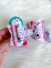 Load image into Gallery viewer, Faux Leather Winter/Holiday Bows