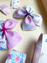 Load image into Gallery viewer, Spring Butterfly Bows & Snap Clips