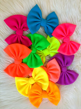 Cargar imagen en el visor de la galería, Neons