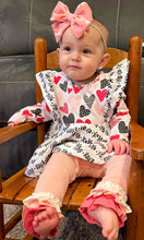 Cargar imagen en el visor de la galería, Valentines velvet bows