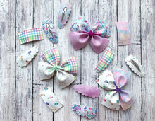 Load image into Gallery viewer, Spring Butterfly Bows & Snap Clips