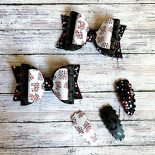 Load image into Gallery viewer, Black Valentine Tic Tac Toe Dainty Bow
