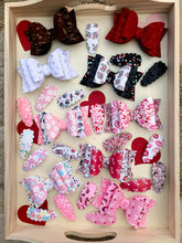Load image into Gallery viewer, Leopard Valentine Kisses Dainty Bow
