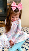 Load image into Gallery viewer, Valentine Release Hand Tied Bows
